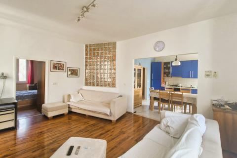 Pula, Monte Zaro- 2S+DB, 81 m2, 1. kat, stan blizu centra, svijetao i prozračan