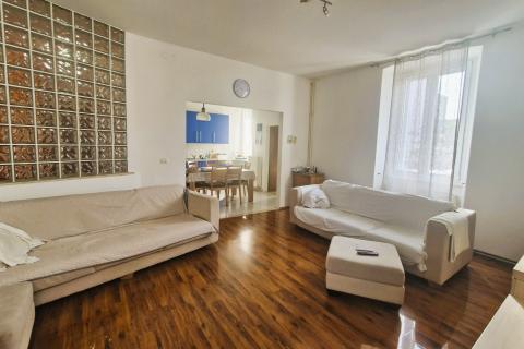 Pula, Monte Zaro- 2S+DB, 81 m2, 1. kat, stan blizu centra, svijetao i prozračan