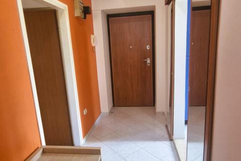 Pula, Monte Zaro- 2S+DB, 81 m2, 1. kat, stan blizu centra, svijetao i prozračan