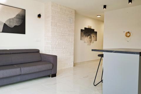 Квартира в Новиграде с террасой на крыше и видом на море