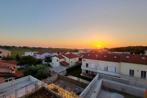 Novigrad, unikatna luksuzna vila s pogledom na more i maslinik