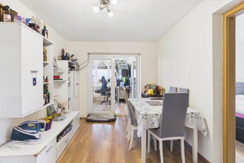 ZAPRE&Scaron;IĆ, Brdovec, trosoban stan sa garažom i dvori&scaron;tem