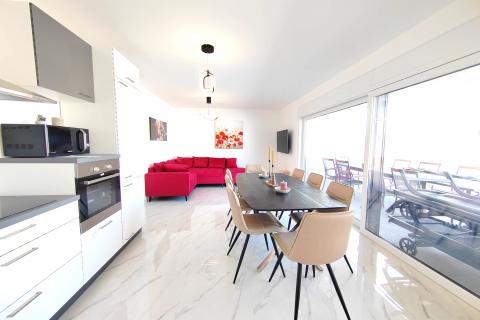 OTOK KRK okolica grada Krka dvojna kuća sa panoramskim pogledom na more