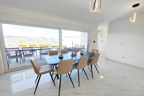 OTOK KRK okolica grada Krka dvojna kuća sa panoramskim pogledom na more