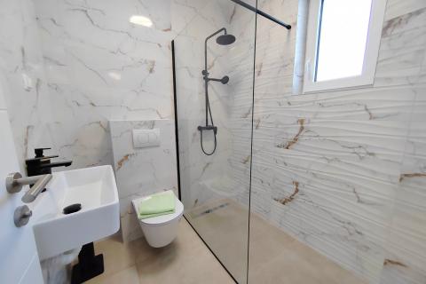 OTOK KRK okolica grada Krka dvojna kuća sa panoramskim pogledom na more