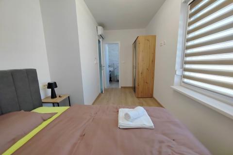 OTOK KRK okolica grada Krka dvojna kuća sa panoramskim pogledom na more