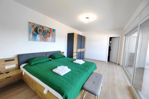 OTOK KRK okolica grada Krka dvojna kuća sa panoramskim pogledom na more