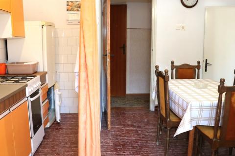 POREČ-stan za renovaciju, na vrhunskoj lokaciji