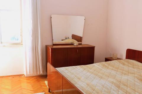 POREČ-stan za renovaciju, na vrhunskoj lokaciji