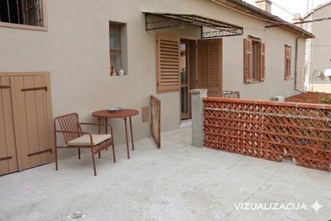 POREČ-stan za renovaciju, na vrhunskoj lokaciji