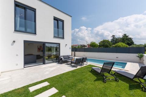 Istra, Novigrad, moderna kuća s bazenom, dugoročni najam