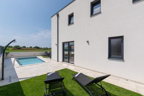 Istra, Novigrad, moderna kuća s bazenom, dugoročni najam