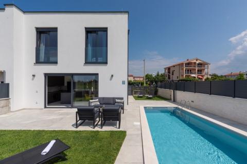 Istra, Novigrad, moderna kuća s bazenom, dugoročni najam