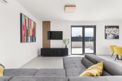 Istra, Novigrad, moderna kuća s bazenom, dugoročni najam