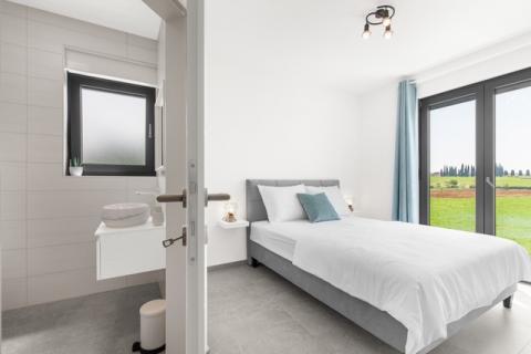 Istra, Novigrad, moderna kuća s bazenom, dugoročni najam