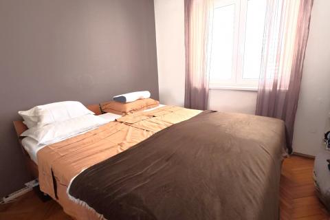 POREČ- stan s garažom