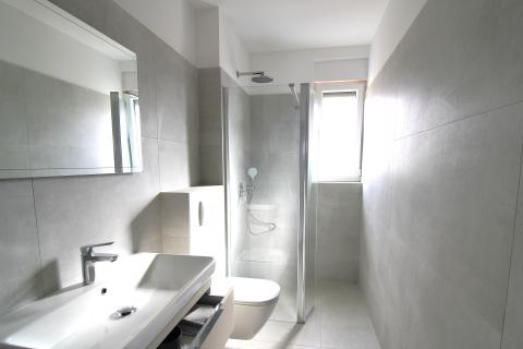 Istra, Tar-Vabriga, dvosobni stan s okućnicom u novogradnji