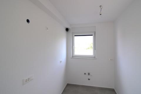 Istra, Tar-Vabriga, dvosobni stan s okućnicom u novogradnji