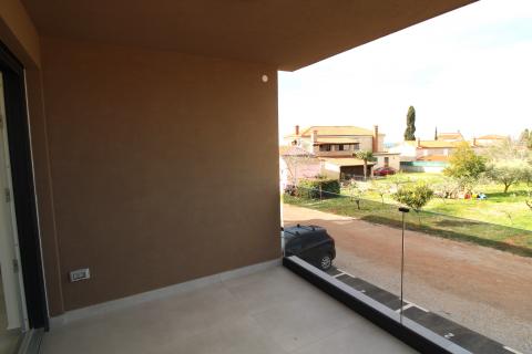 Istra, Tar-Vabriga, dvosobni stan s okućnicom u novogradnji