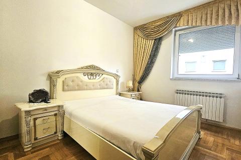 Zagreb, Sesvete - trosoban stan u prizemlju