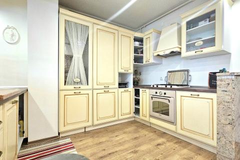 Zagreb, Sesvete - trosoban stan u prizemlju