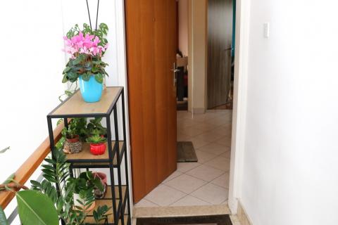 POREČ- stan s garažom