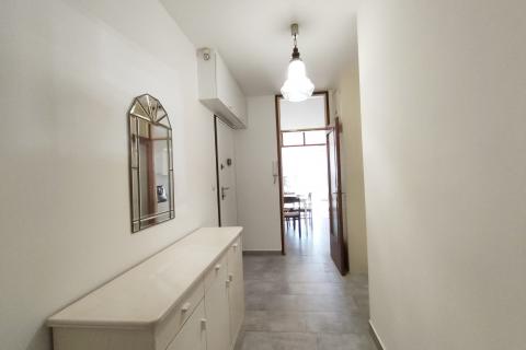 Rijeka, &Scaron;kurinje, adaptiran stan s balkonom