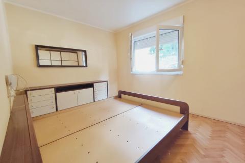 Rijeka, &Scaron;kurinje, adaptiran stan s balkonom