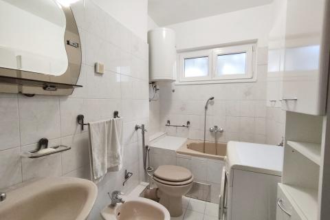 Rijeka, &Scaron;kurinje, adaptiran stan s balkonom