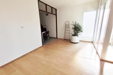 Rijeka, &Scaron;kurinje, adaptiran stan s balkonom