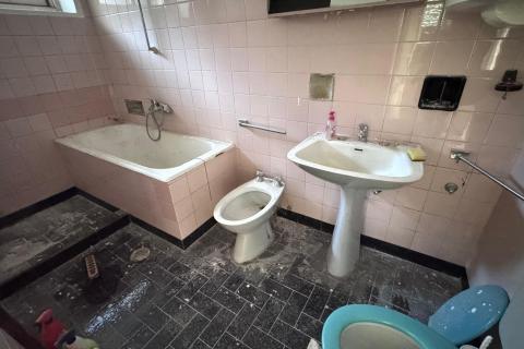 Rijeka, Kostrena, kuća za adaptaciju s velikom okućnicom