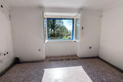 Rijeka, Kostrena, kuća za adaptaciju s velikom okućnicom