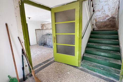 Rijeka, Kostrena, kuća za adaptaciju s velikom okućnicom