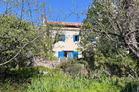 Rijeka, Kostrena, kuća za adaptaciju s velikom okućnicom