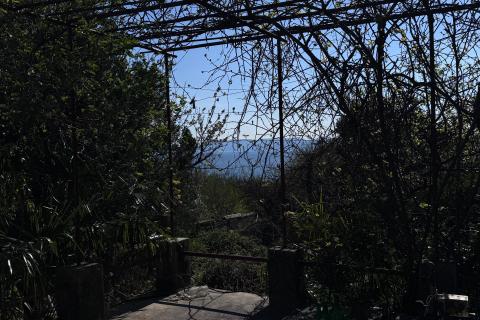 Rijeka, Kostrena, kuća za adaptaciju s velikom okućnicom