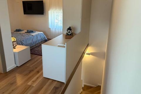 Istra, Novigrad &ndash; avtohtona hi&scaron;a s pogledom na morje za dolgoročni najem