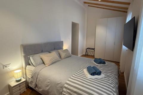 Istra, Novigrad &ndash; avtohtona hi&scaron;a s pogledom na morje za dolgoročni najem