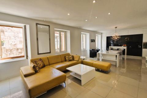 Flat/Appartement Centar, Pula, 74m2