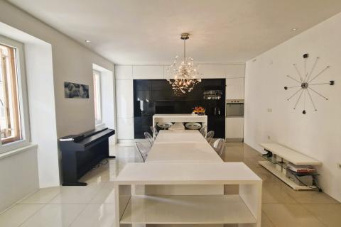 Flat/Appartement Centar, Pula, 74m2