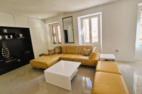 Flat/Appartement Centar, Pula, 74m2