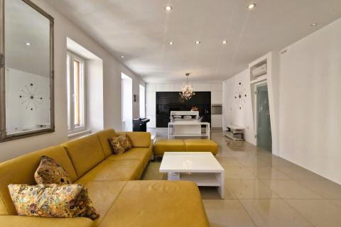 Flat/Appartement Centar, Pula, 74m2