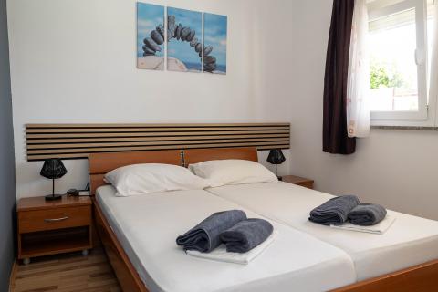 Цриквеница, Драмаль &ndash; дом с 7 апартаментами в туристическом бизнесе