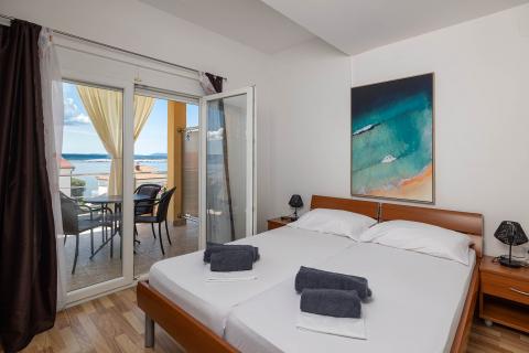 Цриквеница, Драмаль &ndash; дом с 7 апартаментами в туристическом бизнесе