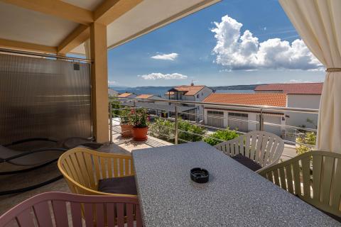 Цриквеница, Драмаль &ndash; дом с 7 апартаментами в туристическом бизнесе