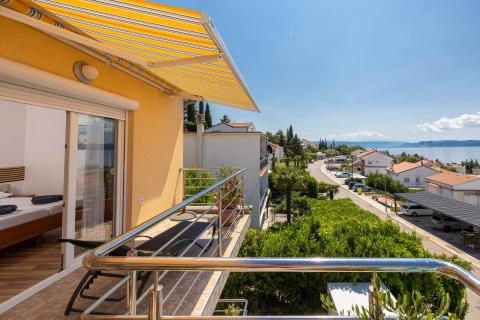 Цриквеница, Драмаль &ndash; дом с 7 апартаментами в туристическом бизнесе