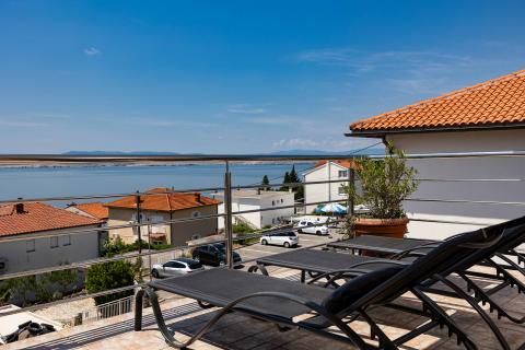 Цриквеница, Драмаль &ndash; дом с 7 апартаментами в туристическом бизнесе