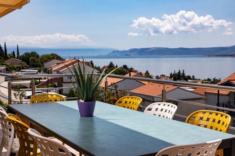 Цриквеница, Драмаль &ndash; дом с 7 апартаментами в туристическом бизнесе