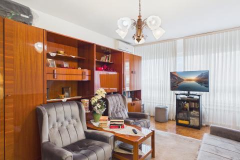 Zagreb, Utrina - dvosobni stan s lođom i otvorenim pogledom