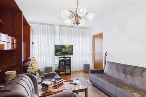 Zagreb, Utrina - dvosobni stan s lođom i otvorenim pogledom