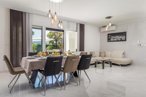 Huis Dražice, Jelenje, 179m2